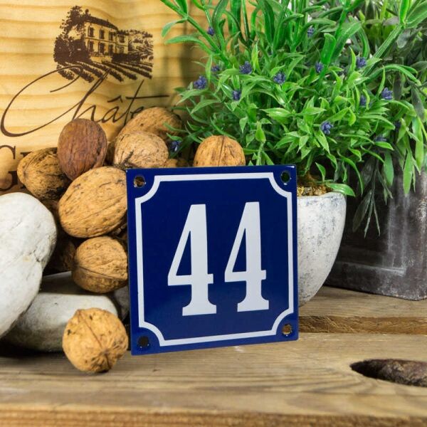 Emaille klein huisnummerbord blauw; nummer 44