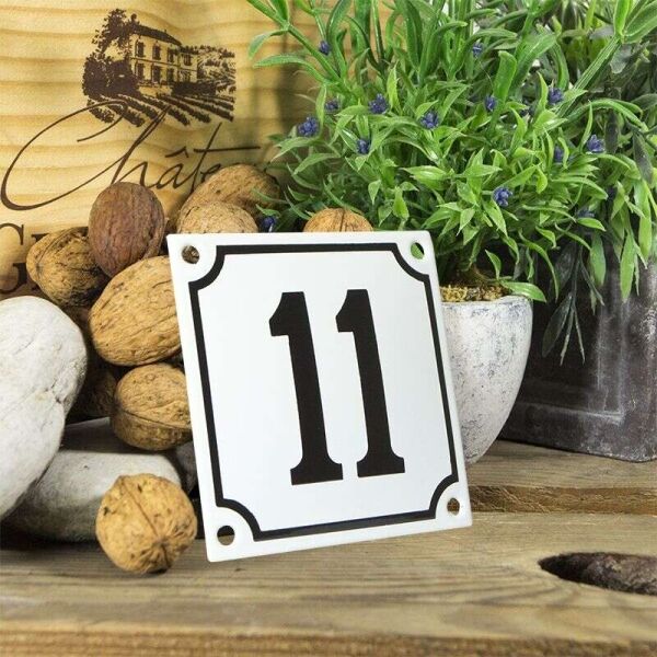 Huisnummerbord wit klein 10x10 cm nummer 11