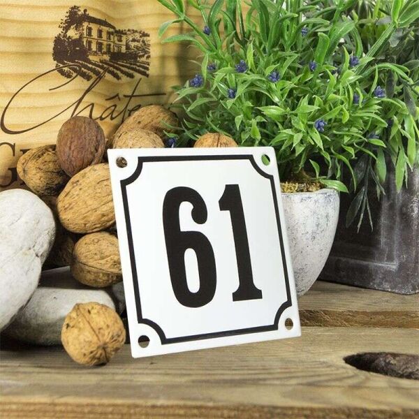 Huisnummerbord wit klein 10x10 cm nummer 61