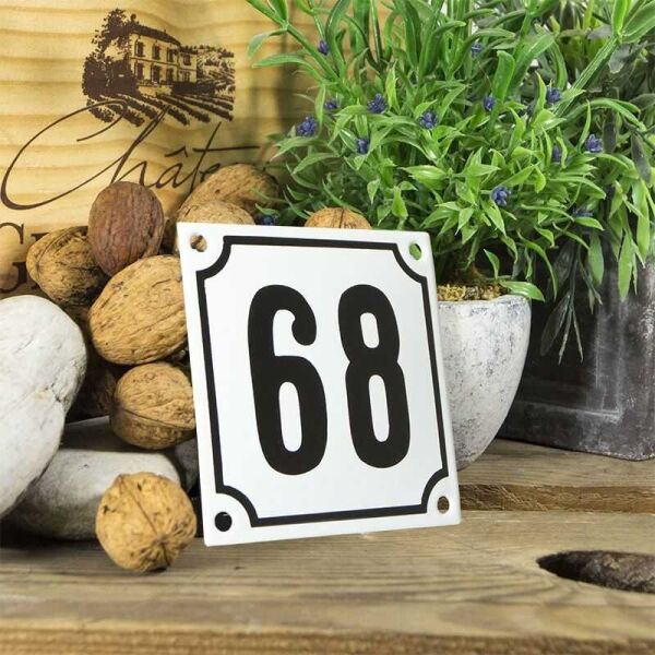 Huisnummerbord wit klein 10x10 cm nummer 68