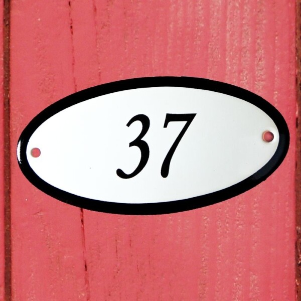 Huisnummerbordje ovaal nummer 37